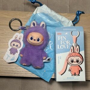 Popmart Pin for love Labubu Confirmed T